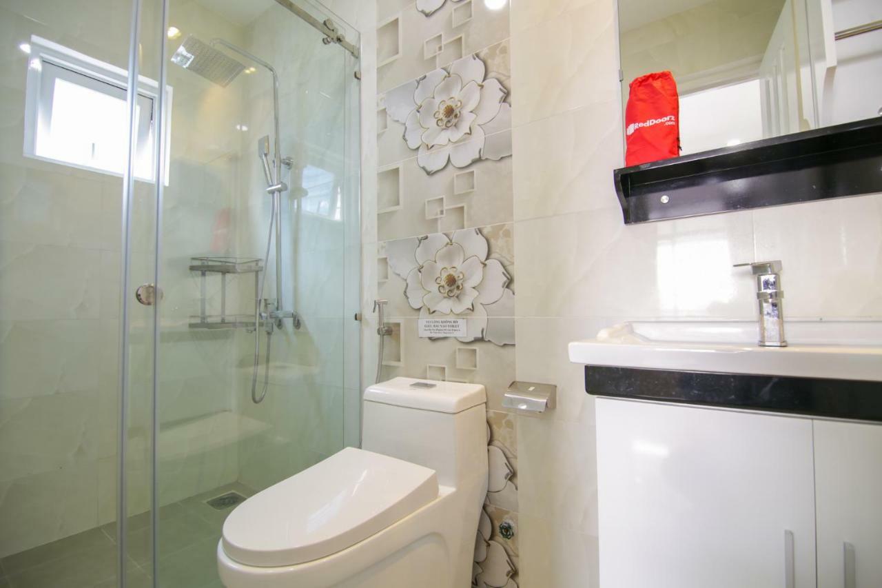 Reddoorz Near Quan Khu 7 Stadium Ho Chi Minh City Bagian luar foto