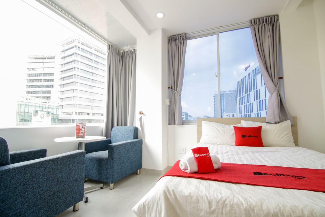 Reddoorz Near Quan Khu 7 Stadium Ho Chi Minh City Bagian luar foto