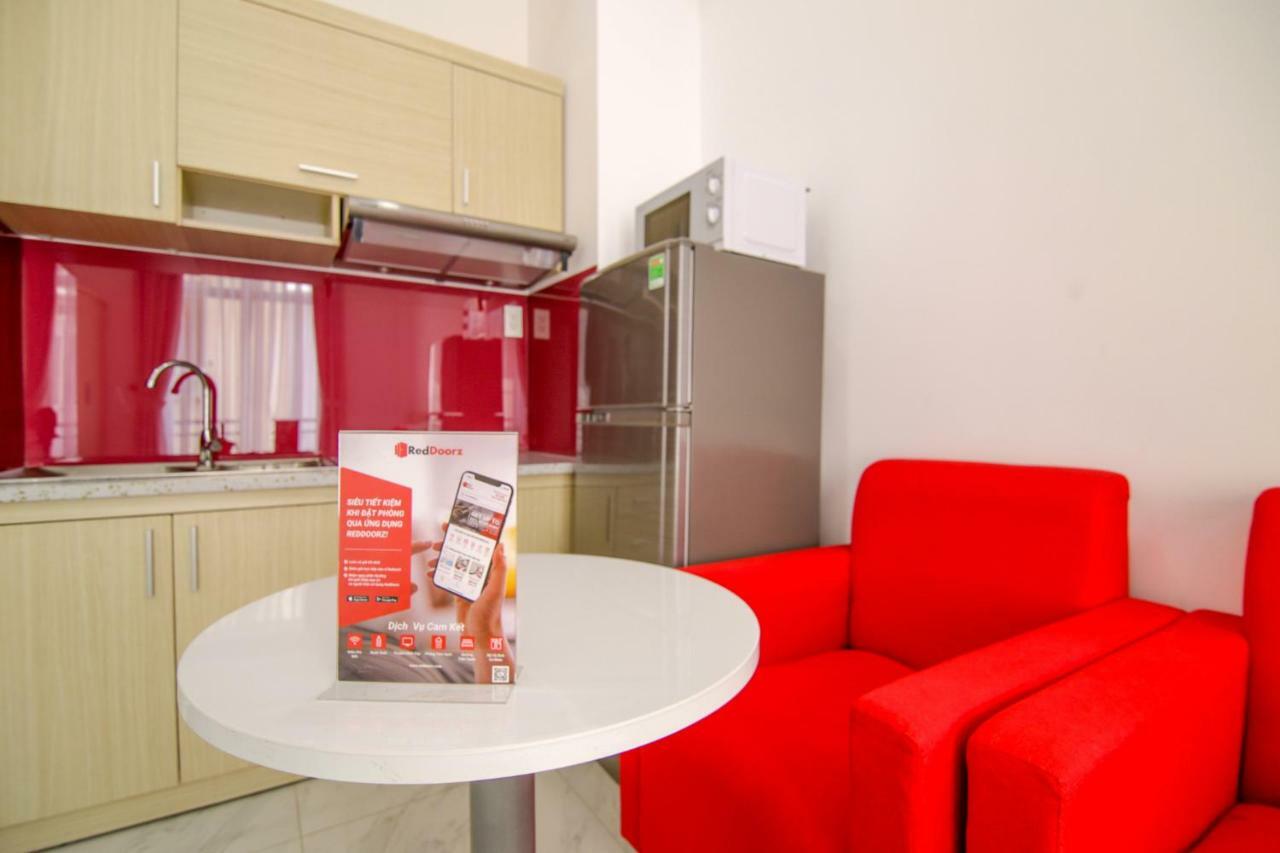 Reddoorz Near Quan Khu 7 Stadium Ho Chi Minh City Bagian luar foto