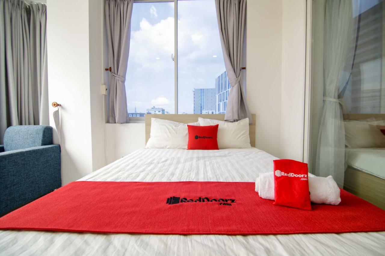 Reddoorz Near Quan Khu 7 Stadium Ho Chi Minh City Bagian luar foto